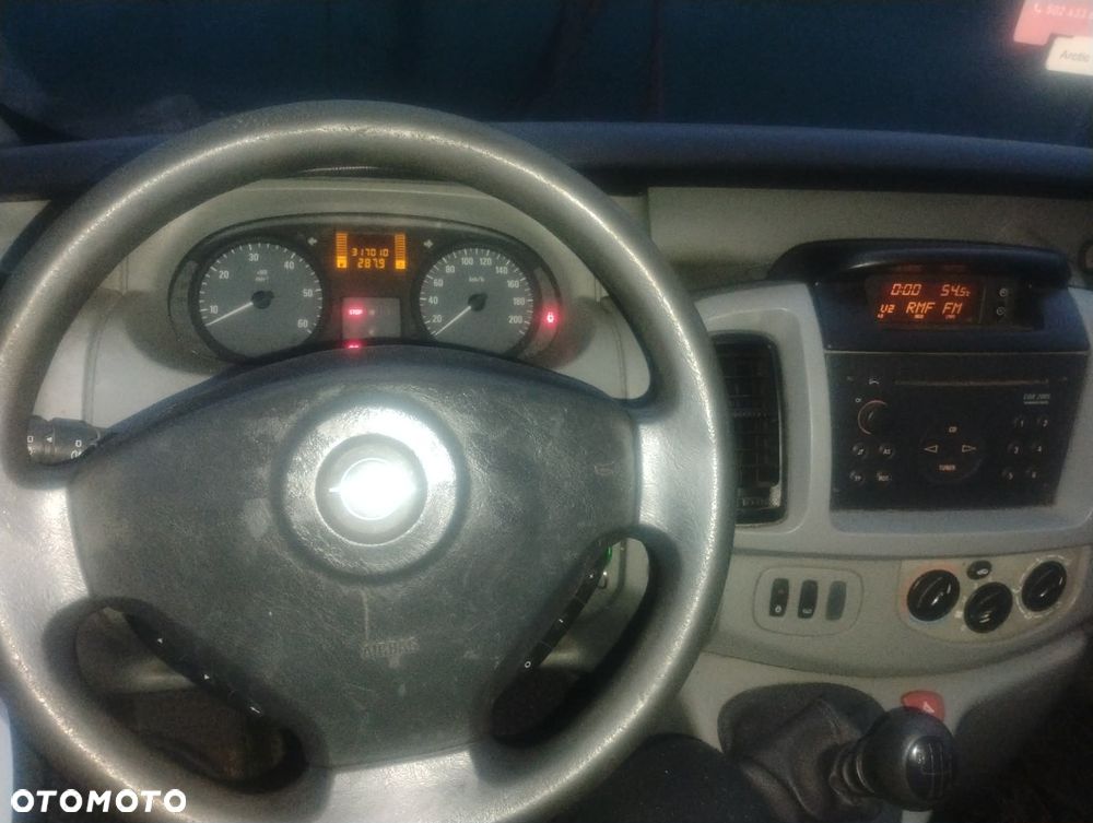 Opel Vivaro - 17