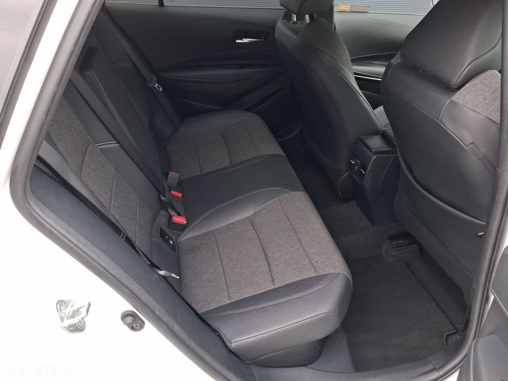 Toyota Corolla 1.8 Hybrid Comfort - 10