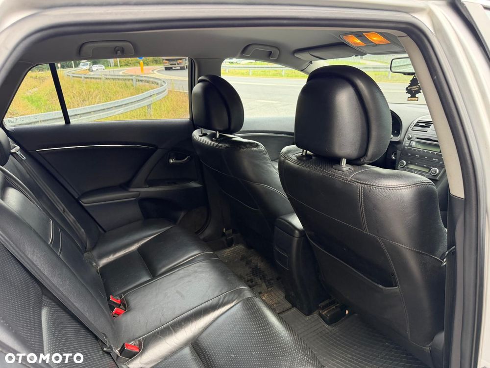 Toyota Avensis 2.2 D-4D Prestige - 11
