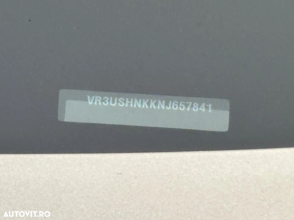 Peugeot 2008 1.2 L PureTech STT Allure - 34