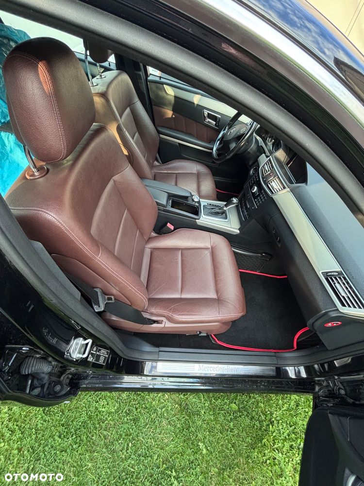 Mercedes-Benz Klasa E 220 CDI DPF BlueEFFICIENCY Automatik - 11