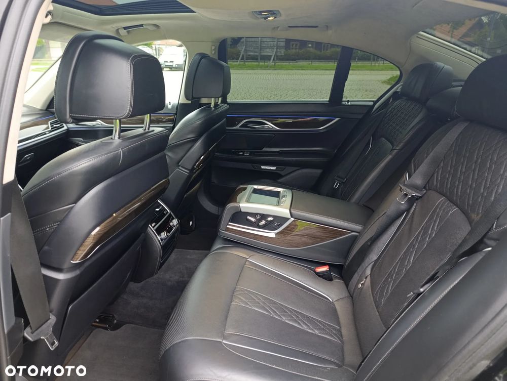 BMW Seria 7 730d xDrive - 14