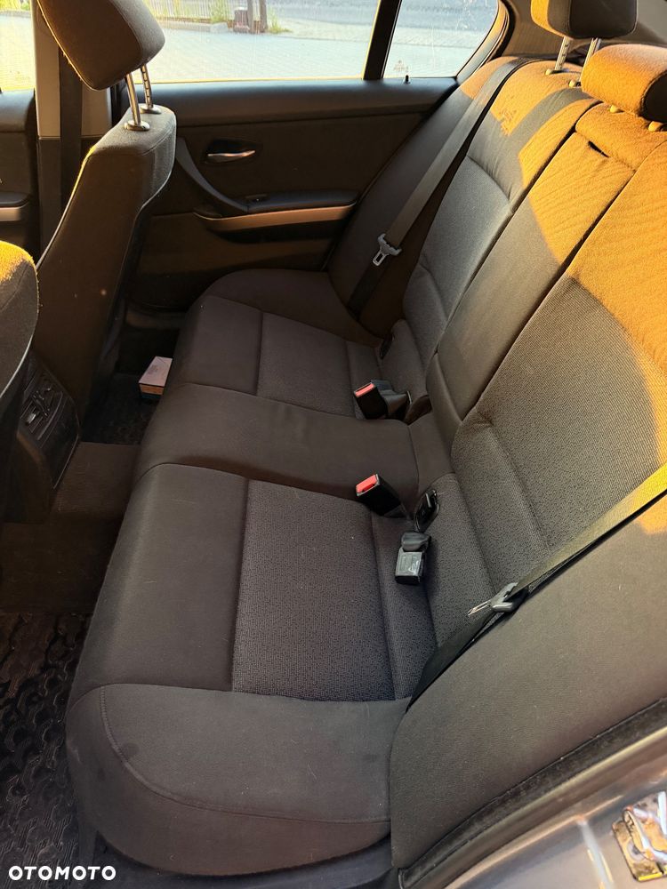 BMW Seria 3 318d - 8