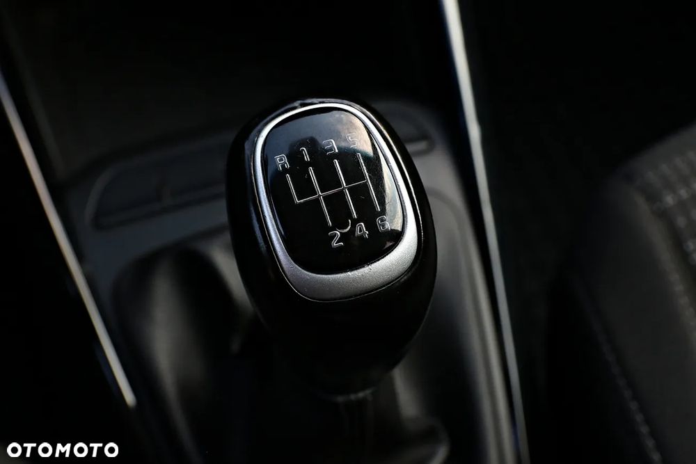 Kia Stonic - 32