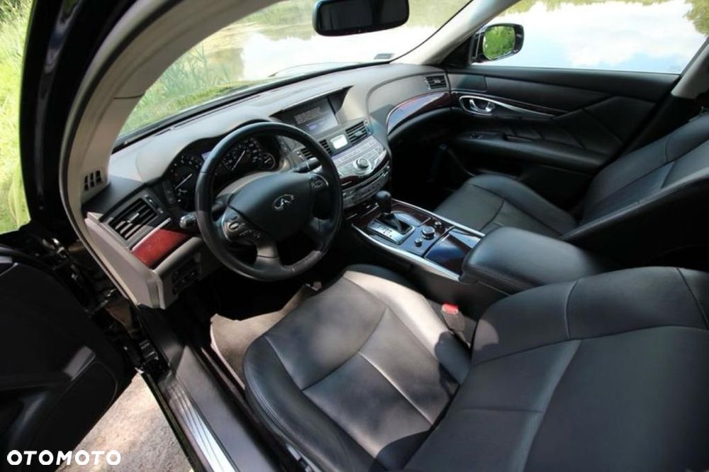 Infiniti Q70 - 13