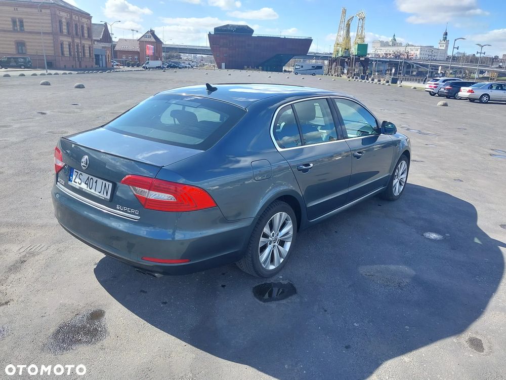 Skoda Superb 2.0 TSI Ambition DSG - 4