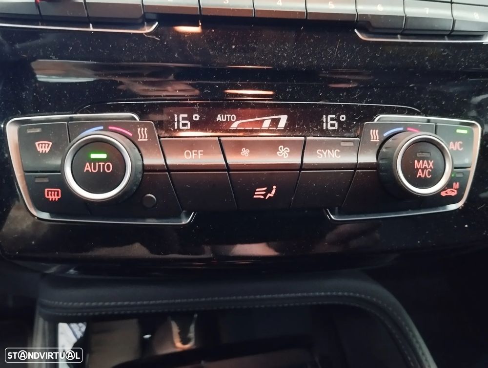 BMW X2 18 d sDrive Auto — fotografia 35