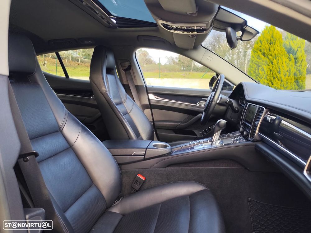 Porsche Panamera - 17