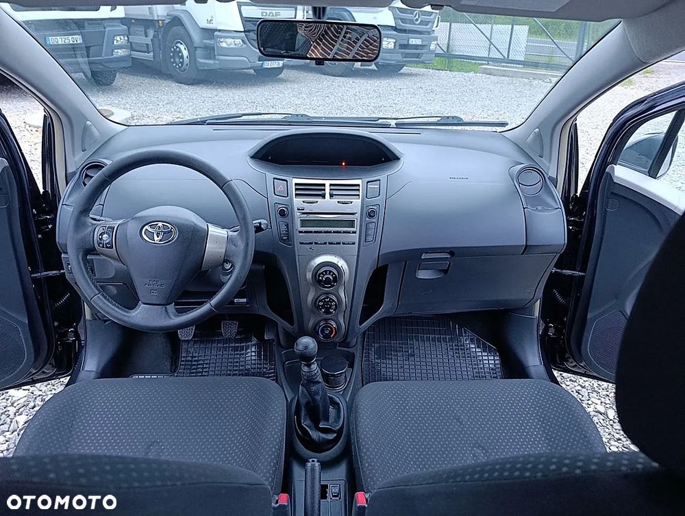 Toyota Yaris 1.33 Premium - 16