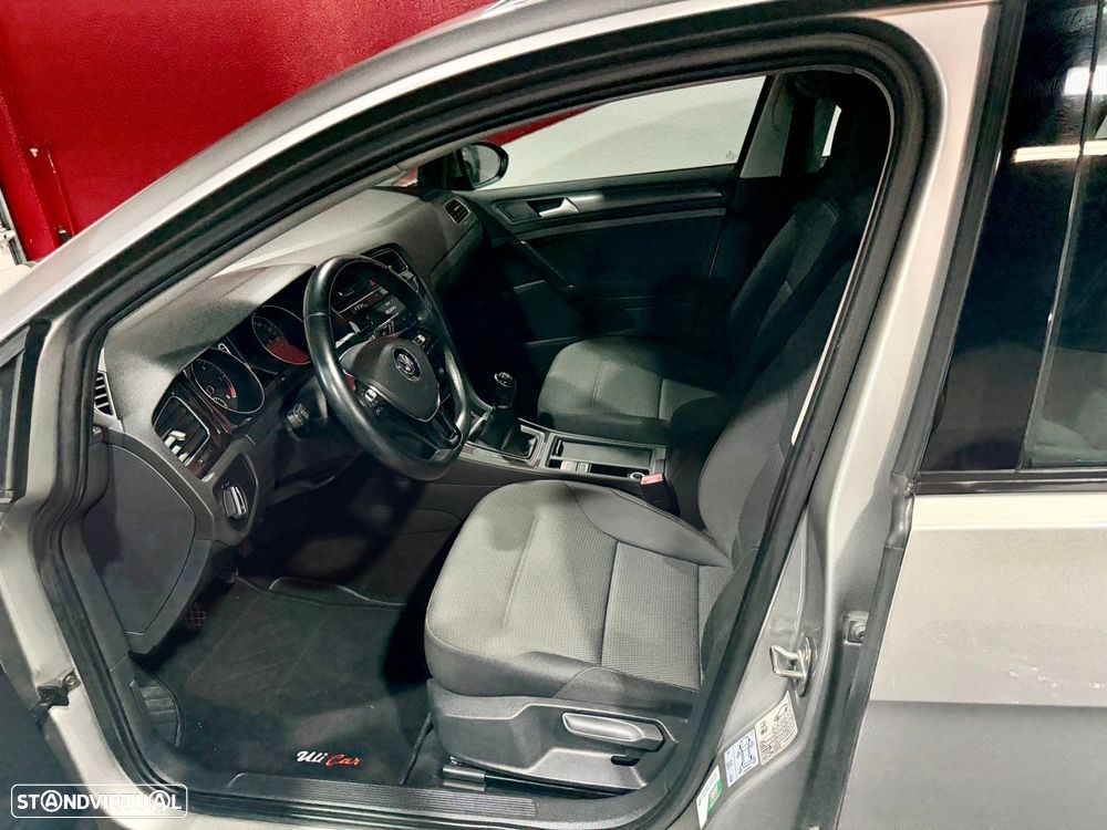 VW Golf Variant 1.6 TDi Confortline - 29