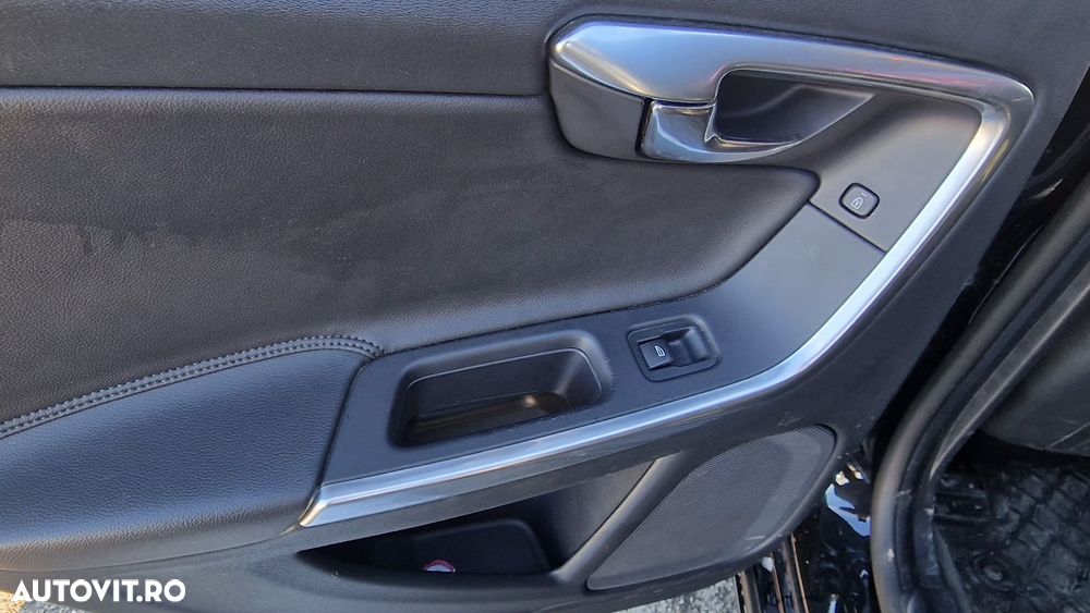 Volvo V60 D6 Plug-In-Hybrid AWD Geartronic Summum - 15