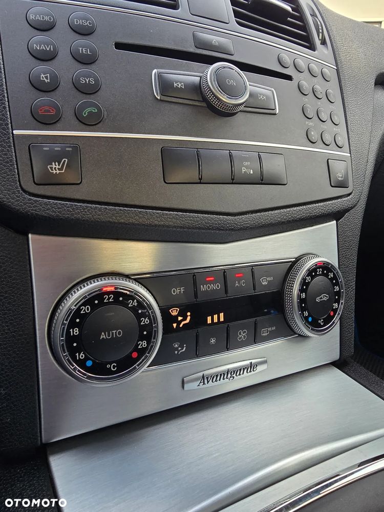 Mercedes-Benz Klasa C 220 CDI BlueEff Avantgarde - 13