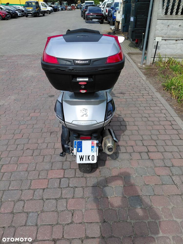 Peugeot Metropolis - 5