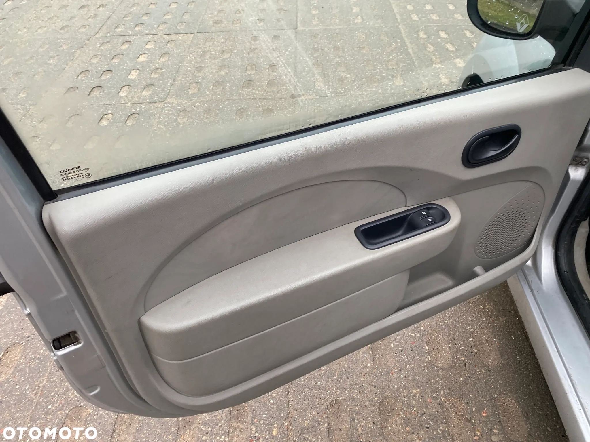 Renault Twingo 1.2 60 Authentique - 11