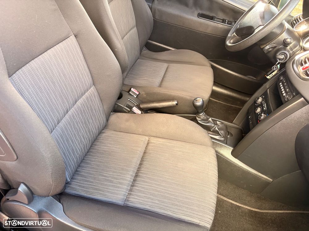 Peugeot 207 1.4 HDi Urban - 11
