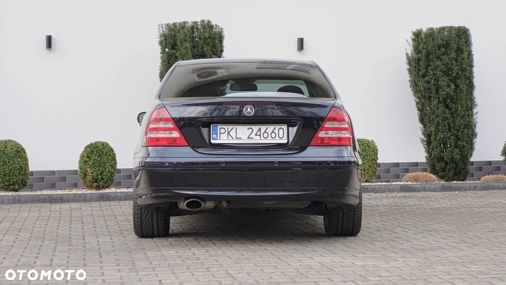 Mercedes-Benz Klasa C 180 Kompressor Avantgarde Sport Edition - 12