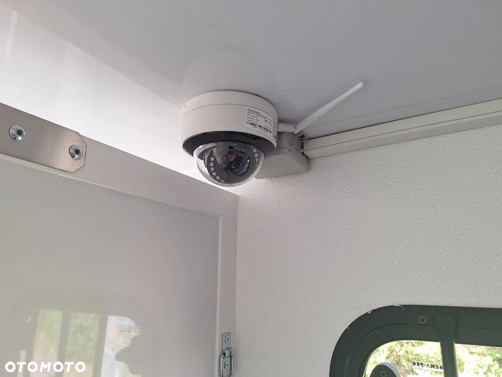 Mercedes-Benz Sprinter 319 - 18