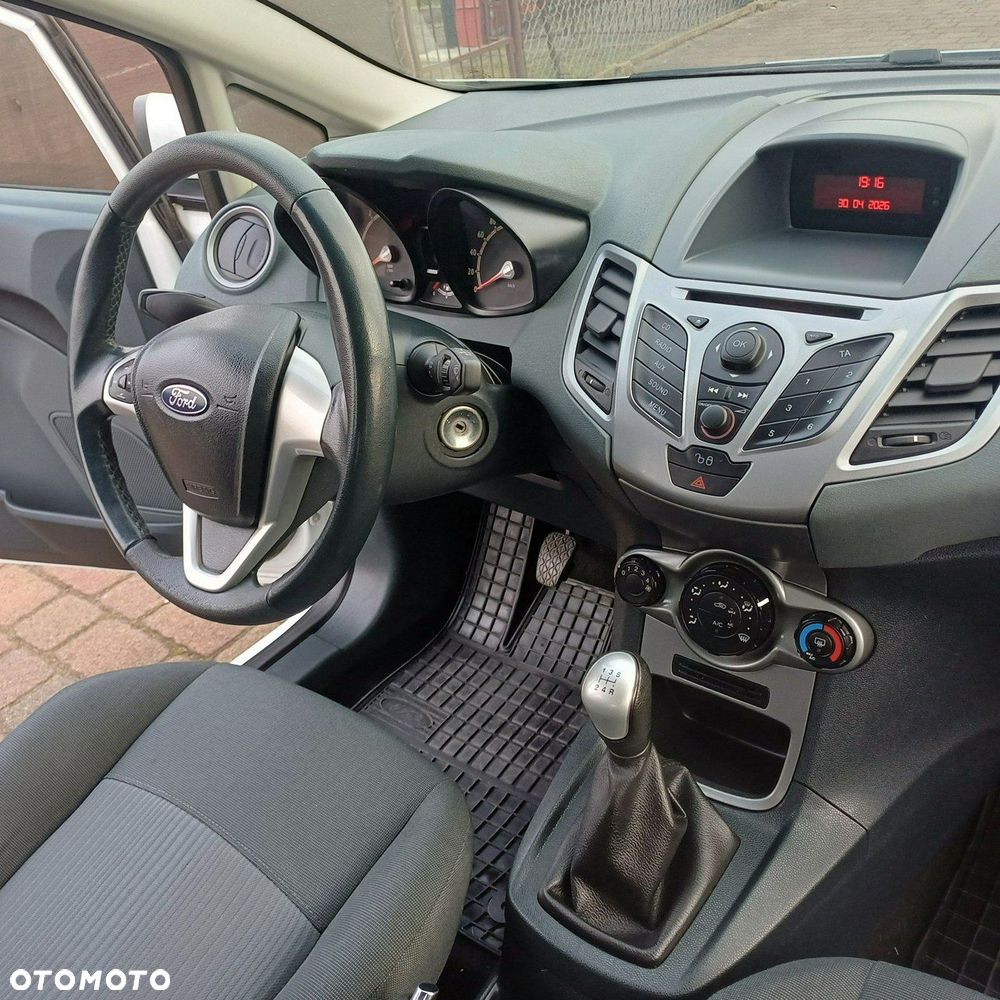 Ford Fiesta - 11