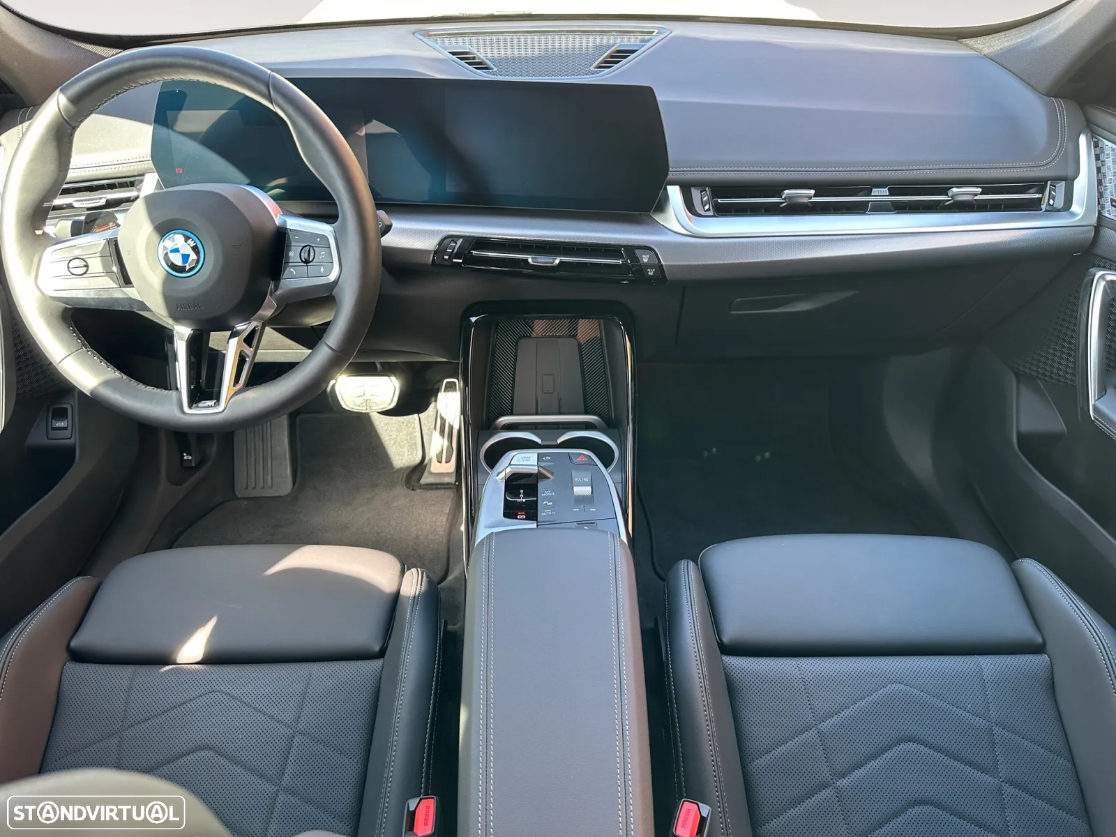 BMW iX1 eDrive20 - 11