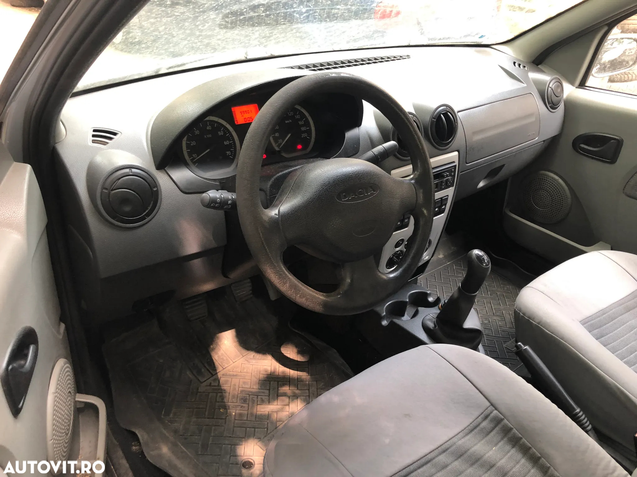 Dezmembrez Dacia Logan 1 2007 1,5 DCI Euro 4 gri argintiu - 10
