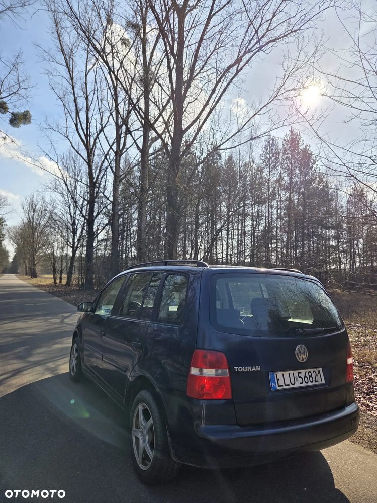 Volkswagen Touran - 3
