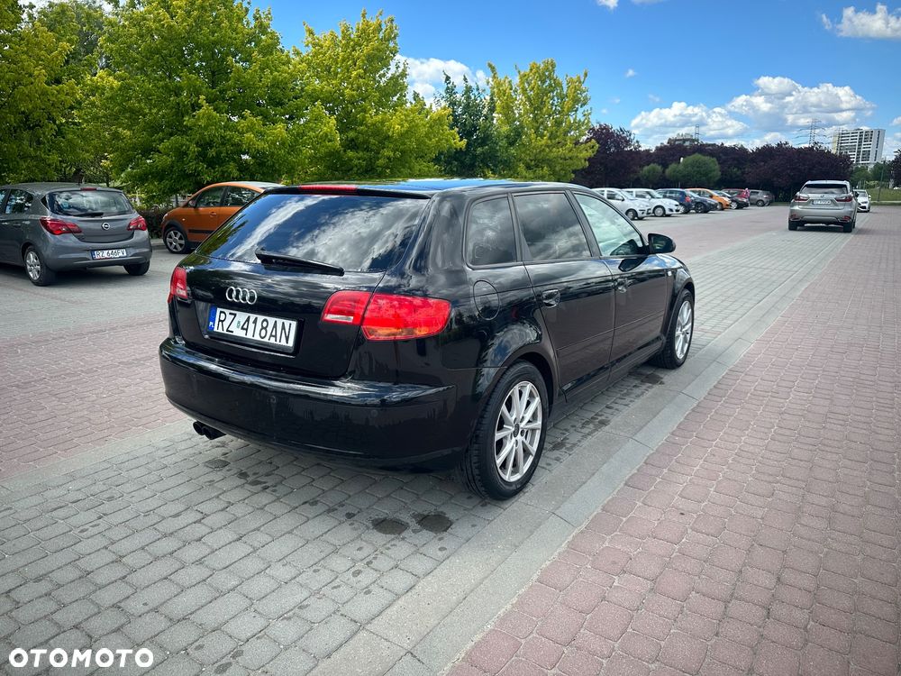 Audi A3 Sportback 1.8 TFSI Attraction - 4
