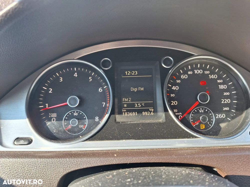 Volkswagen Passat Variant 1.8 TSI Comfortline - 2