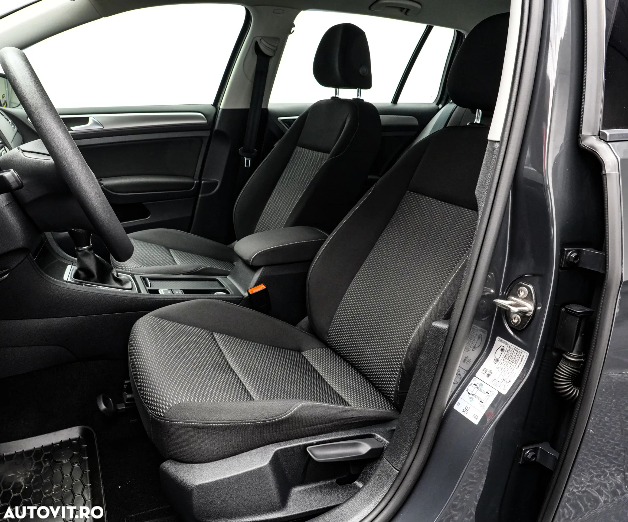 Volkswagen Golf 1.6 TDI Comfortline - 14