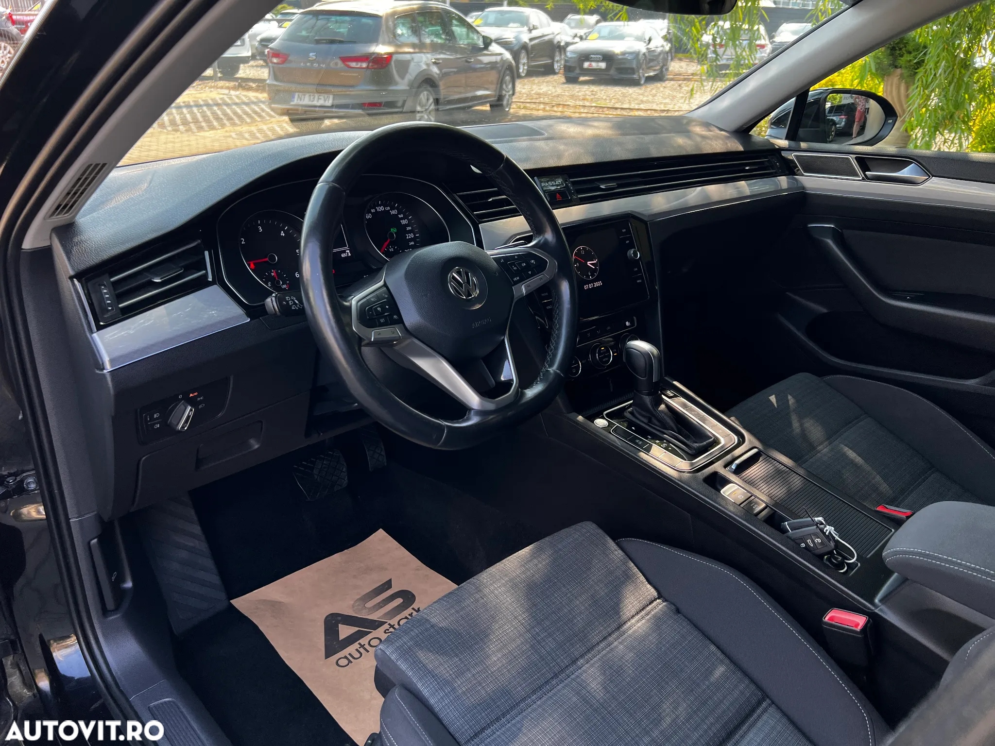 Volkswagen Passat 1.6 TDI DSG Comfortline - 2