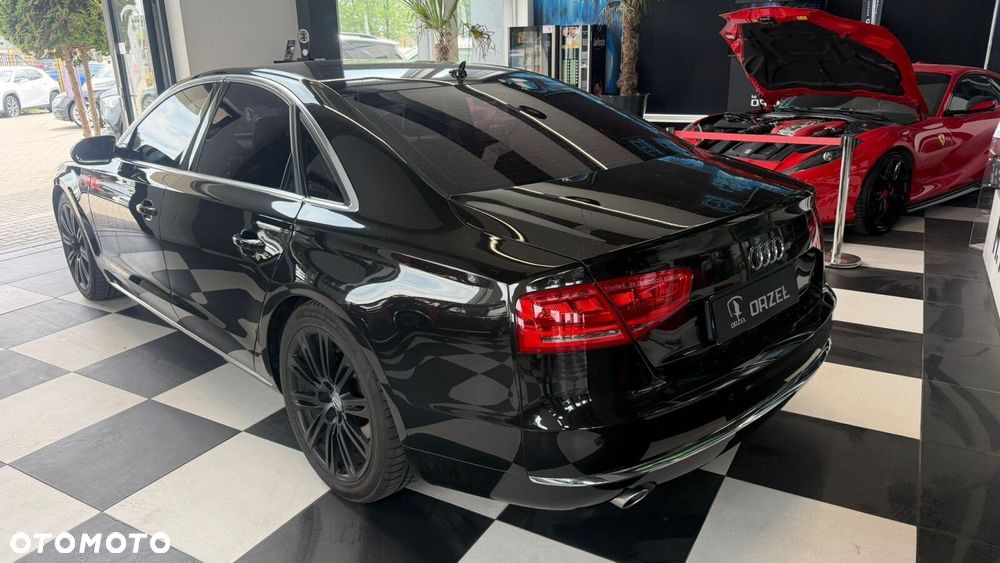Audi A8 - 6