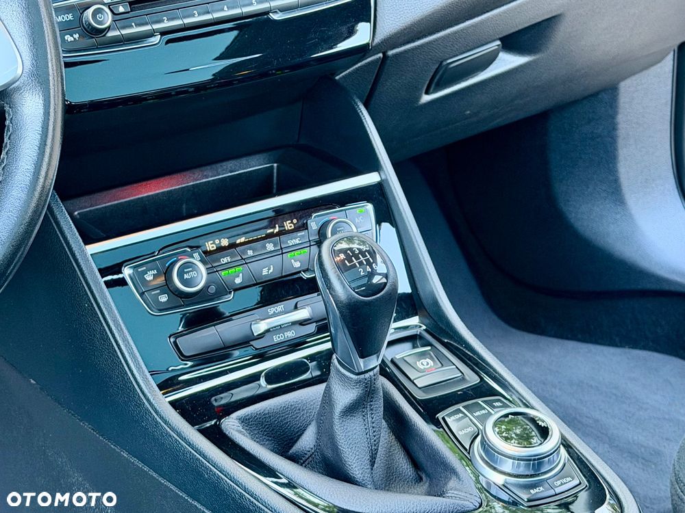 BMW Seria 2 218i Advantage - 27