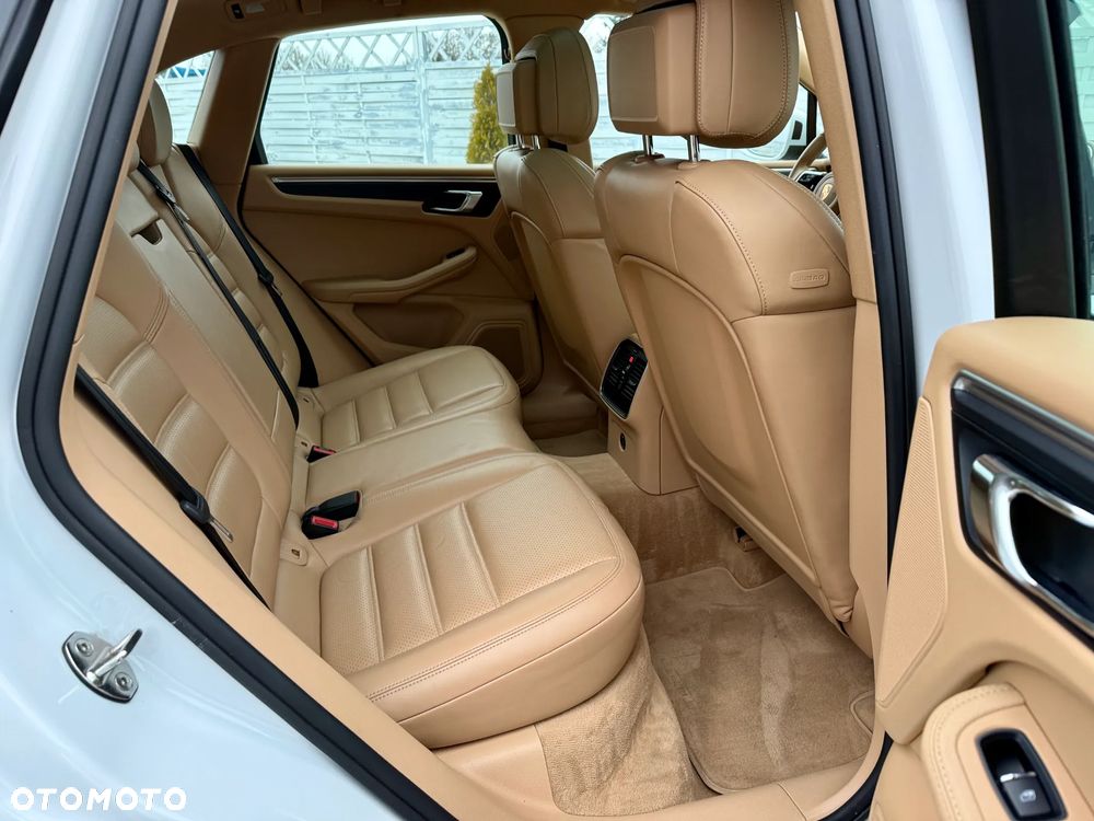Porsche Macan - 19