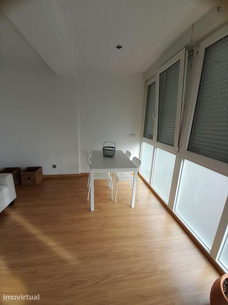 Quarto - localizado em Carcavelos Lisbon - Grande imagem: 5/21