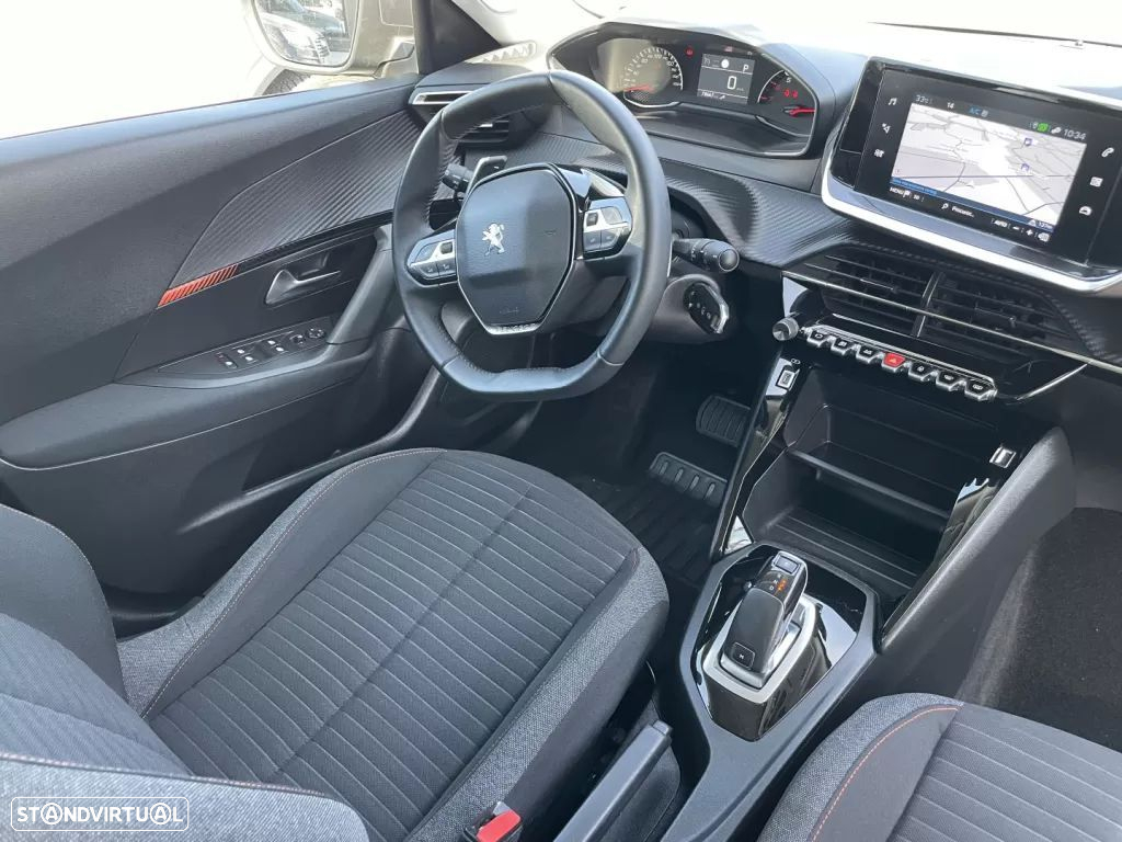 Peugeot 2008 1.2 PureTech Active EAT8 - 18