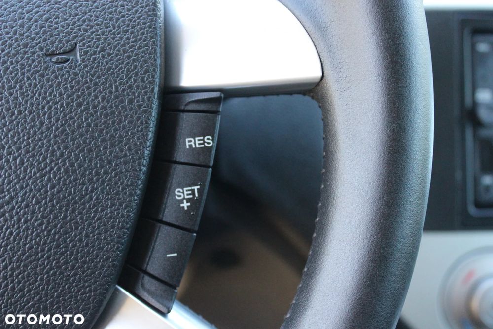 Ford Kuga 2.0 TDCi 2x4 Titanium - 32