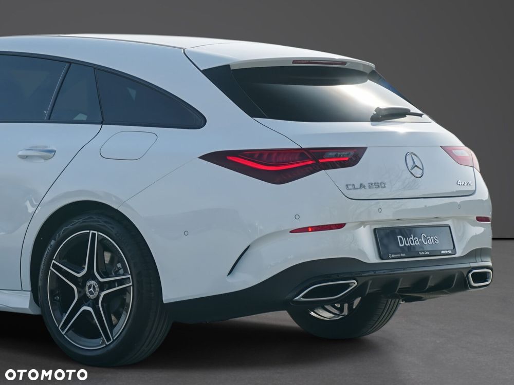 Mercedes-Benz CLA 250 4-Matic AMG Line 7G-DCT - 13