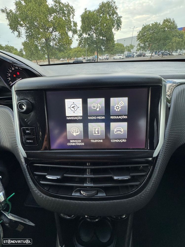 Peugeot 2008 1.2 VTi Allure - 25