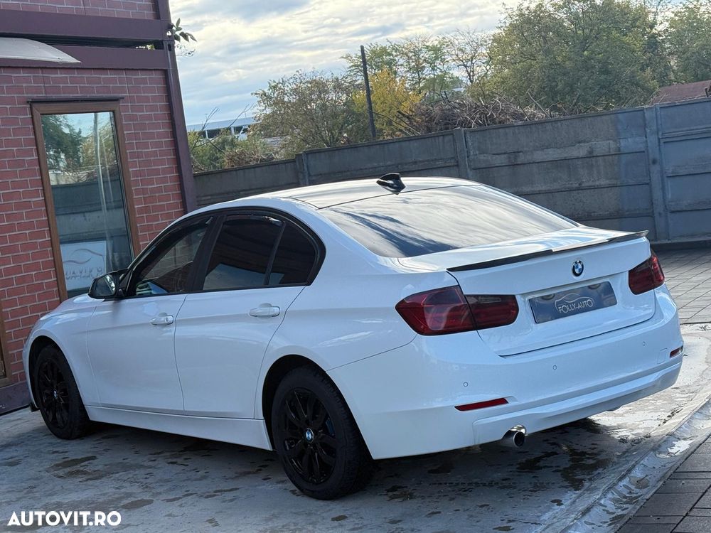 BMW 3 Series 2012 photo 3