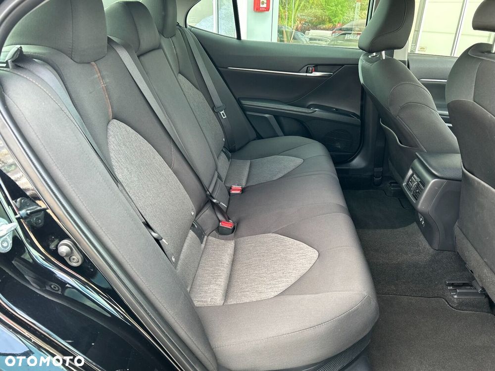 Toyota Camry 2.5 Hybrid Comfort CVT - 25