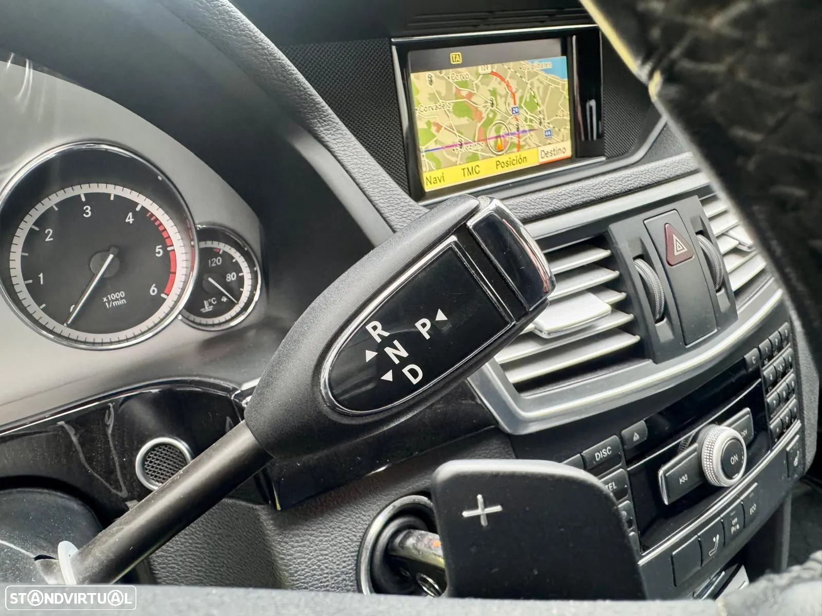 Mercedes-Benz E 220 BlueTEC Avantgarde Auto. - 17