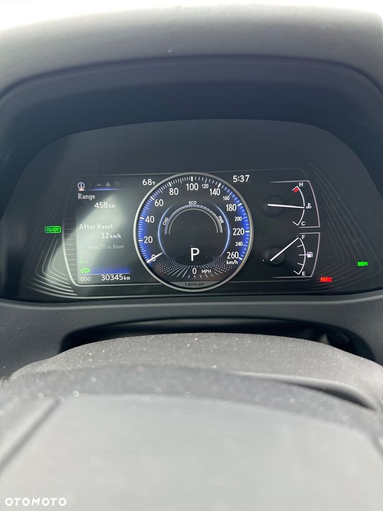 Lexus UX - 9