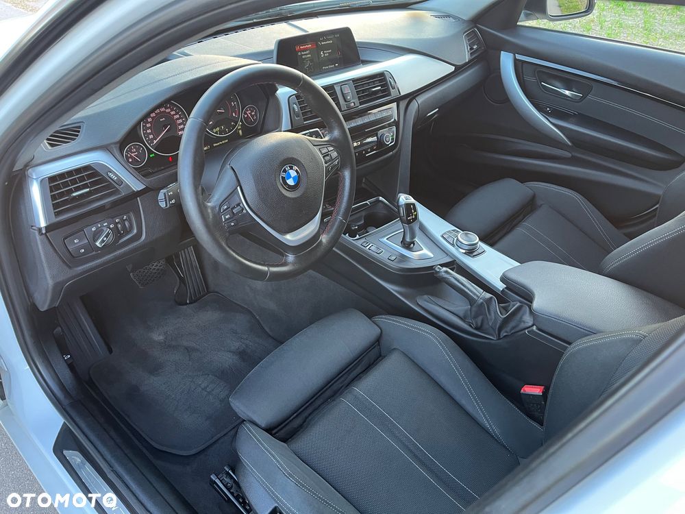 BMW Seria 3 320d Sport Line - 4