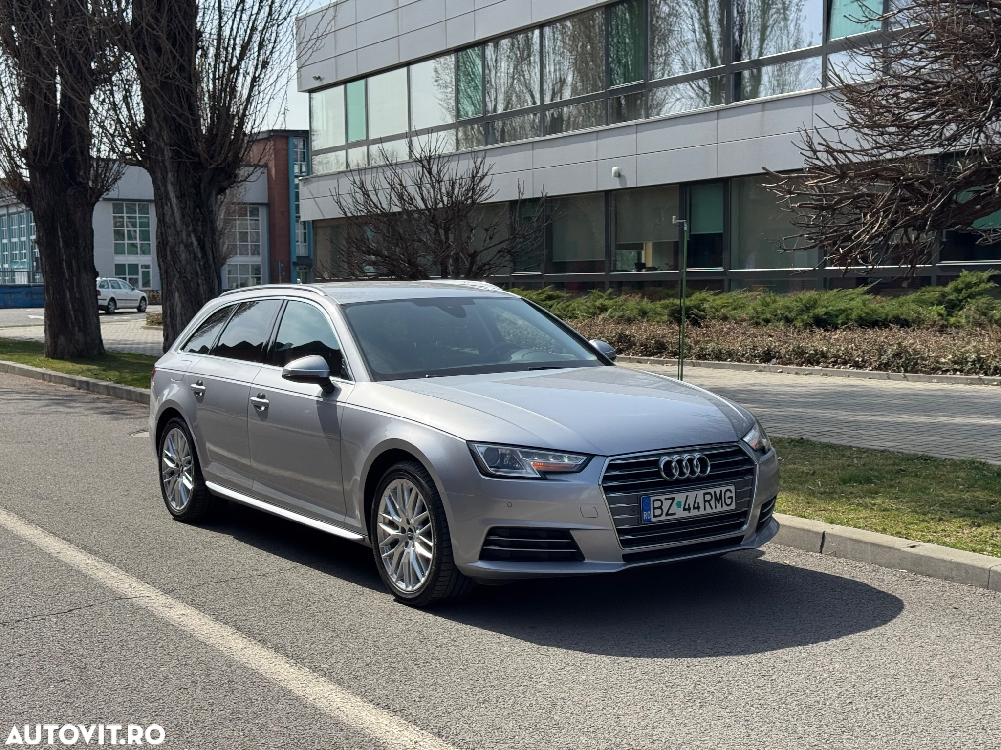 Audi A4 Avant 2.0 40 TDI S tronic Advanced - 3
