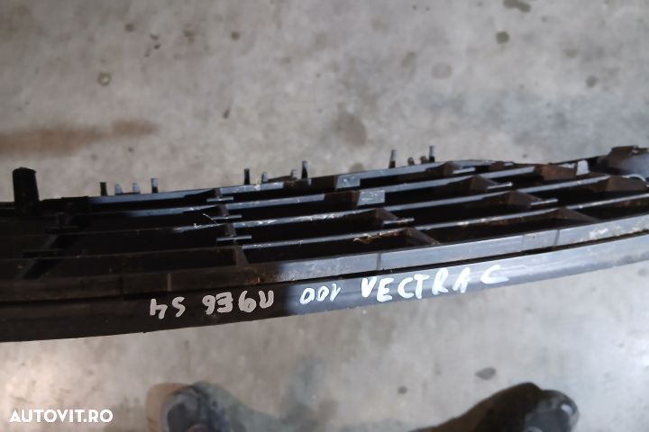 Grila bara fata centru 13100588 13100588 Opel Vectra C [2002 - 2005] - 3