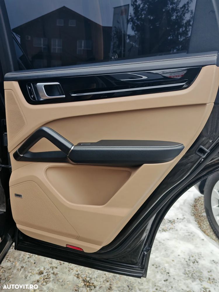 Porsche Cayenne E-Hybrid Tiptronic S - 28