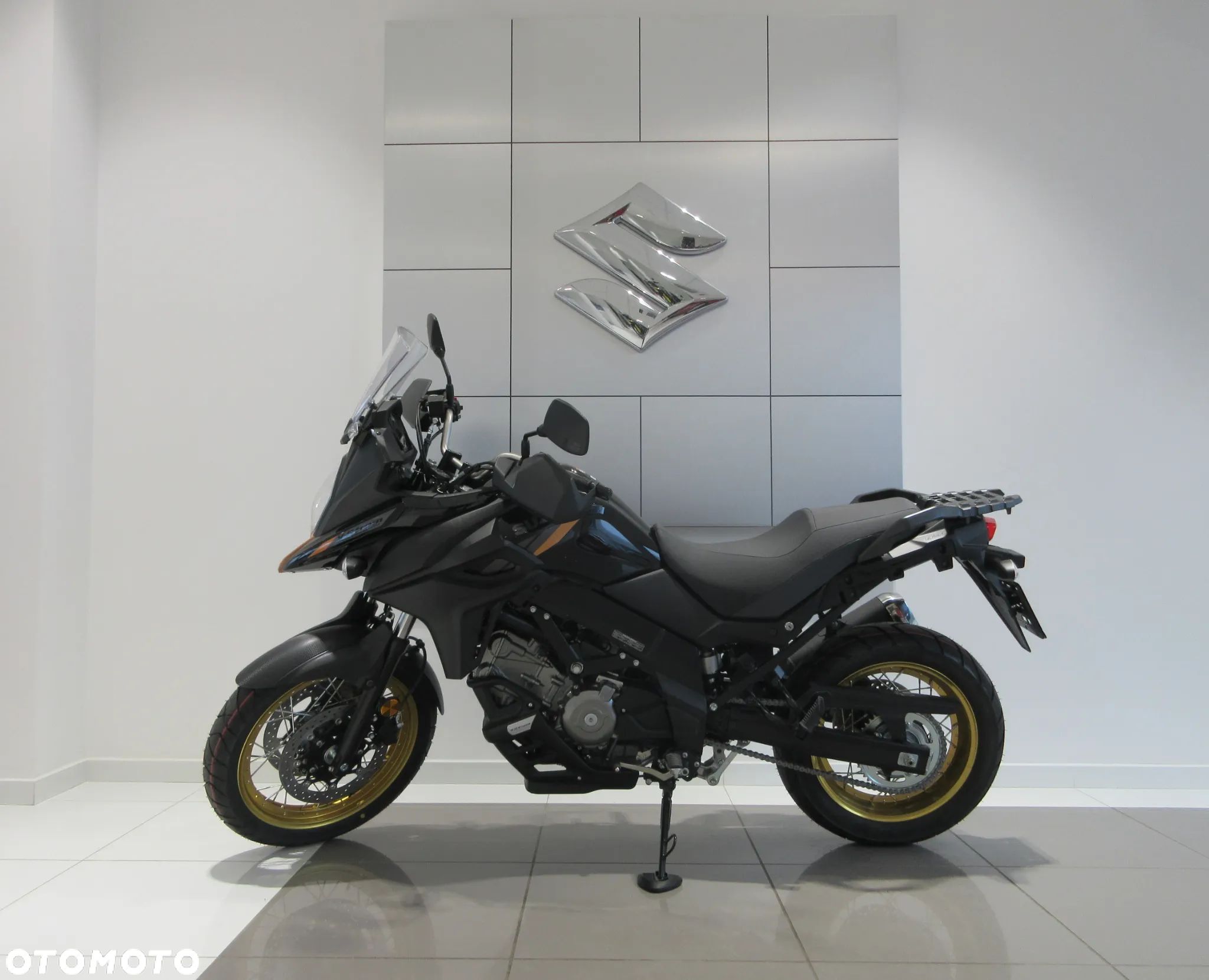 Suzuki V-STROM - 1