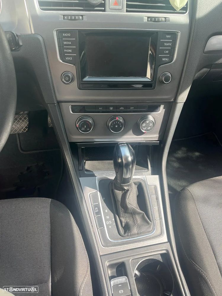 VW Golf 1.6 TDI BlueMotion DSG Comfortline - 4