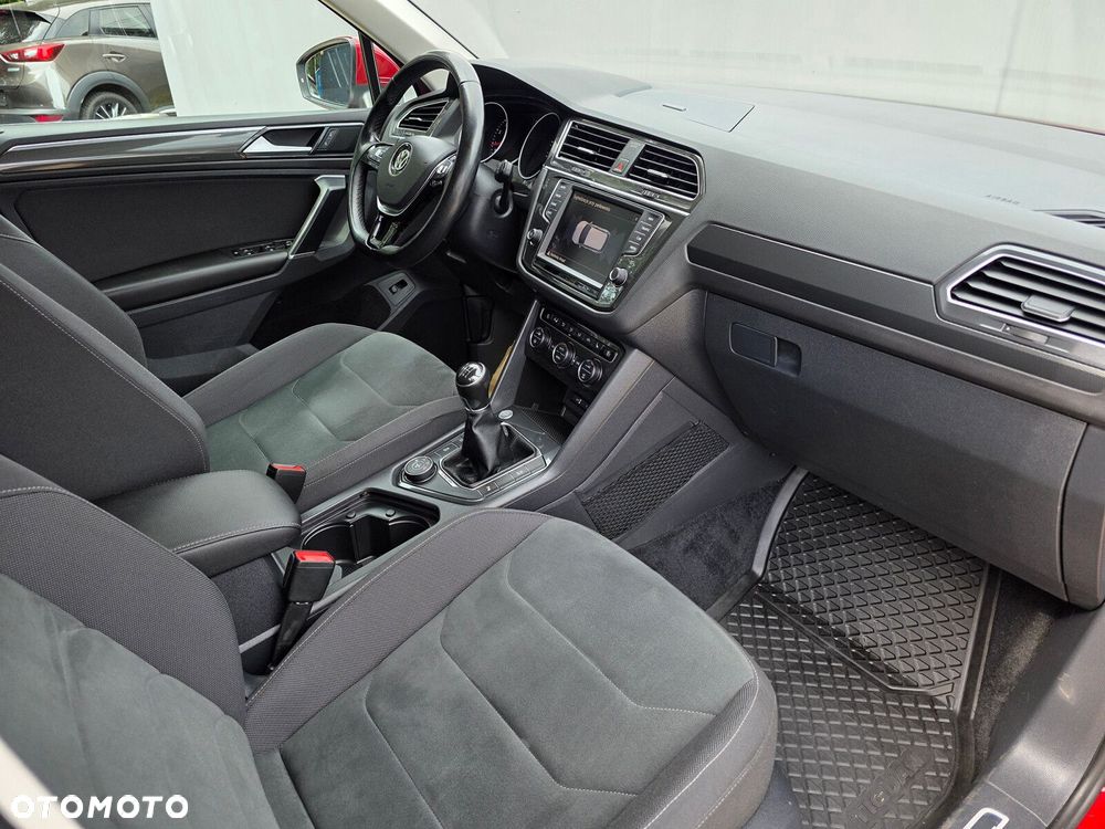 Volkswagen Tiguan - 12