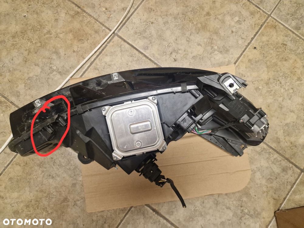 lampa przednia renault clio v 2024 260103507r 260600149r komplet - 4