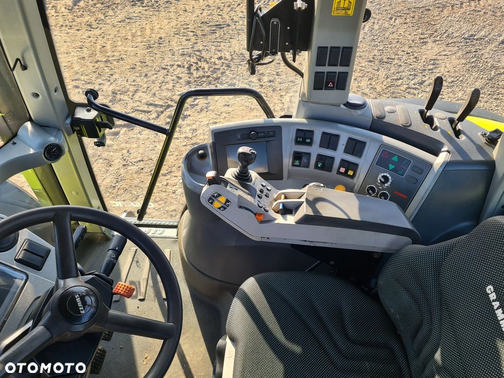 Claas AXION 810 - 10
